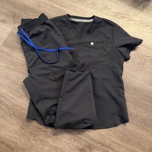 Fabletics Black Scrub Set with Blue Drawstring XS/S